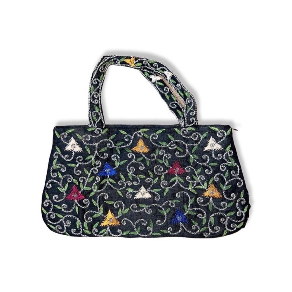 🪩4/$20!! Embroidered Floral Black Handbag